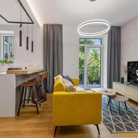 Novo Balcony Near Train Station Bratysława