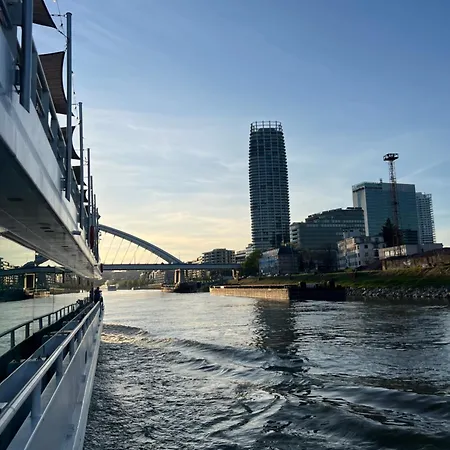 Novo Balcony Near Train Station Bratislava