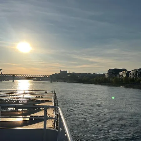 Novo Balcony Near Train Station Appartement *