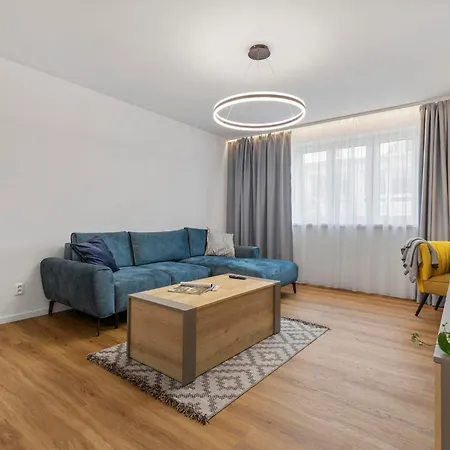 Novo Balcony Near Train Station Apartment