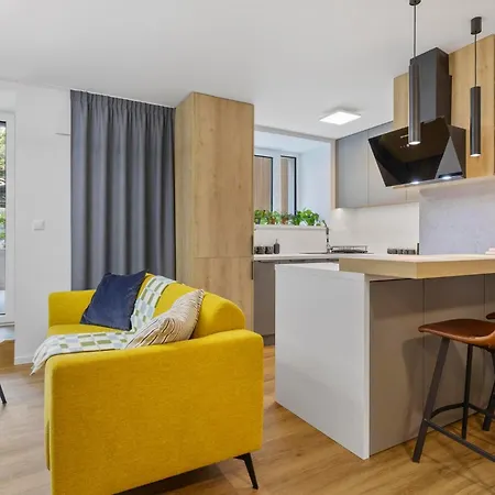 Apartament Novo Balcony Near Train Station *