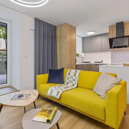 Apartament Novo Balcony Near Train Station