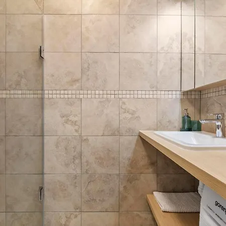 Appartement Novo Balcony Near Train Station Bratislava