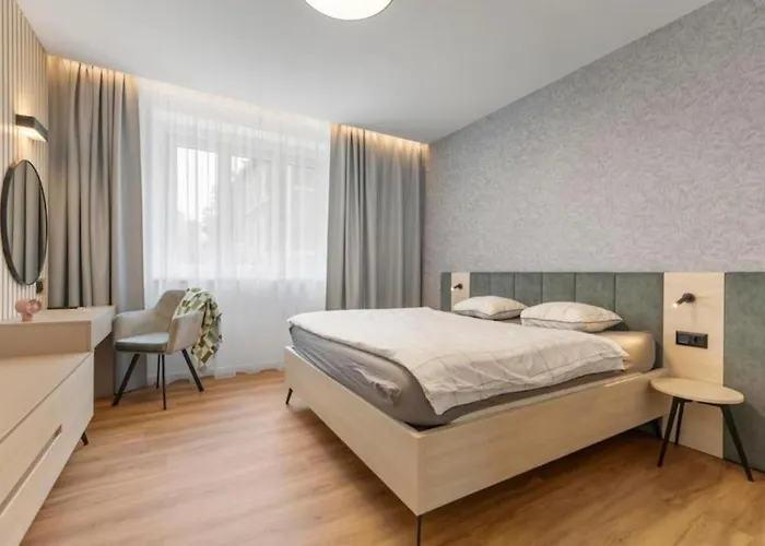 Novo Balcony Near Train Station