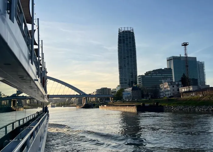 Novo Balcony Near Train Station Братислава
