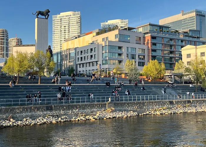 Novo Balcony Near Train Station