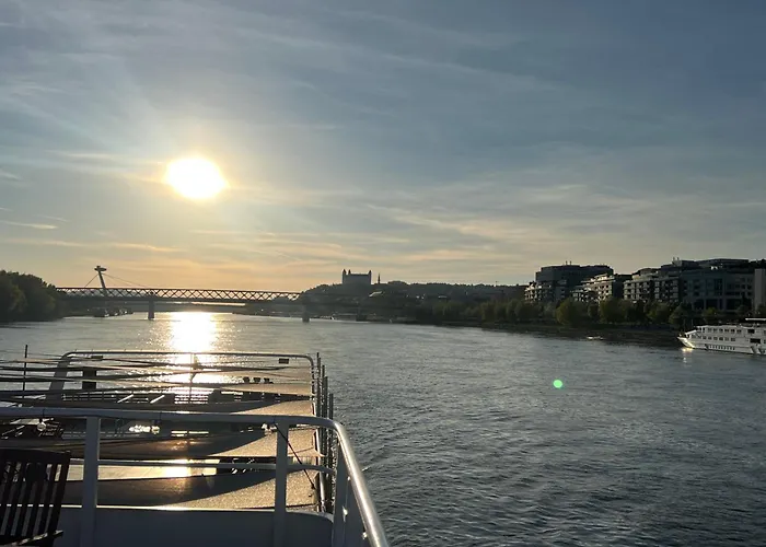Novo Balcony Near Train Station Appartement *