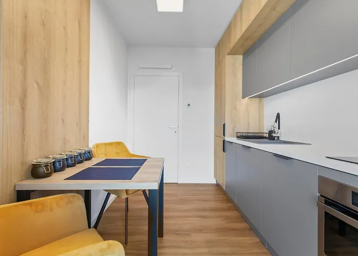 Appartement Novo Balcony Near Train Station