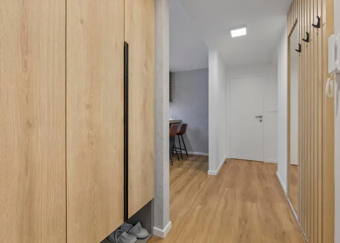 Novo Balcony Near Train Station