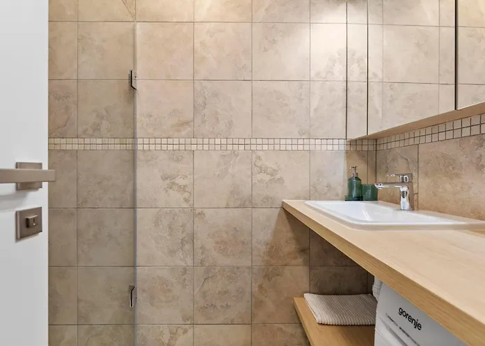 Appartement Novo Balcony Near Train Station Bratislava