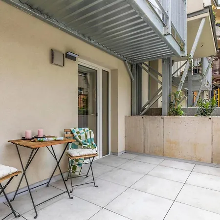 Novo Balcony Near Train Station Apartamento *