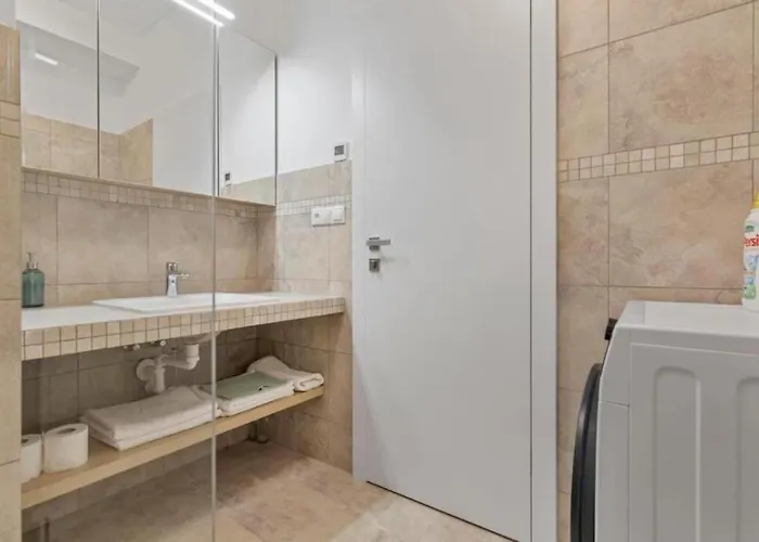 Novo Balcony Near Train Station 브라티슬라바