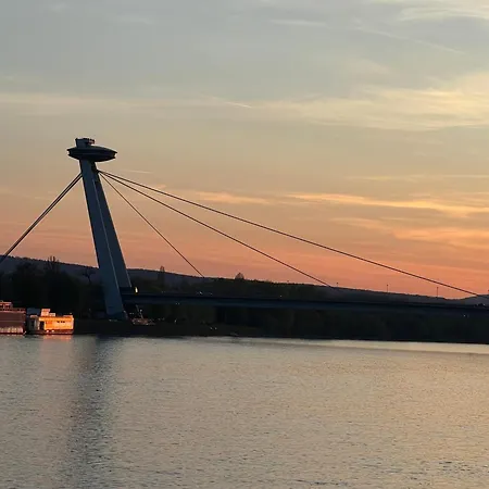 Διαμέρισμα Novo Balcony Near Train Station *