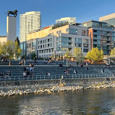 Novo Balcony Near Train Station