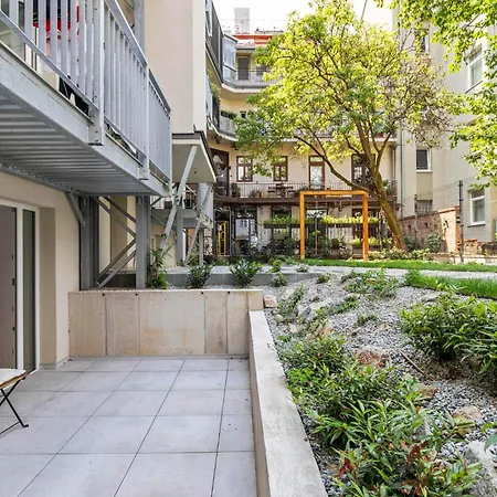 Novo Balcony Near Train Station Μπρατισλάβα